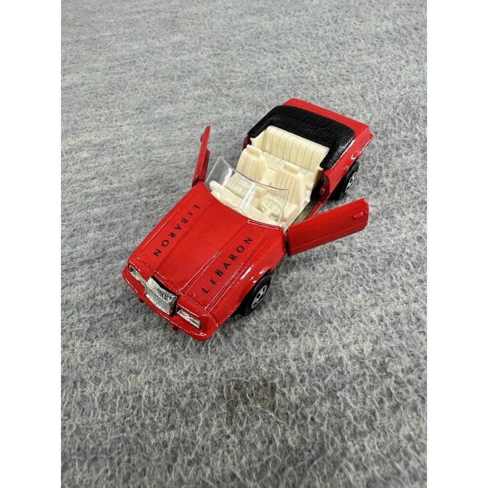 ROAD CHAMPS Die Cast #34 Leraron Convertible Red Car T5